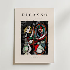 En Picasso inspirerad Mirror Poster från Bozetto, med BOZETTO högst upp, visar en färgstark abstrakt av två kvinnor - en som rör vid en spegel - som påminner om Picassos kubistisk konst. "Artwork Collection" är tryckt nedan.