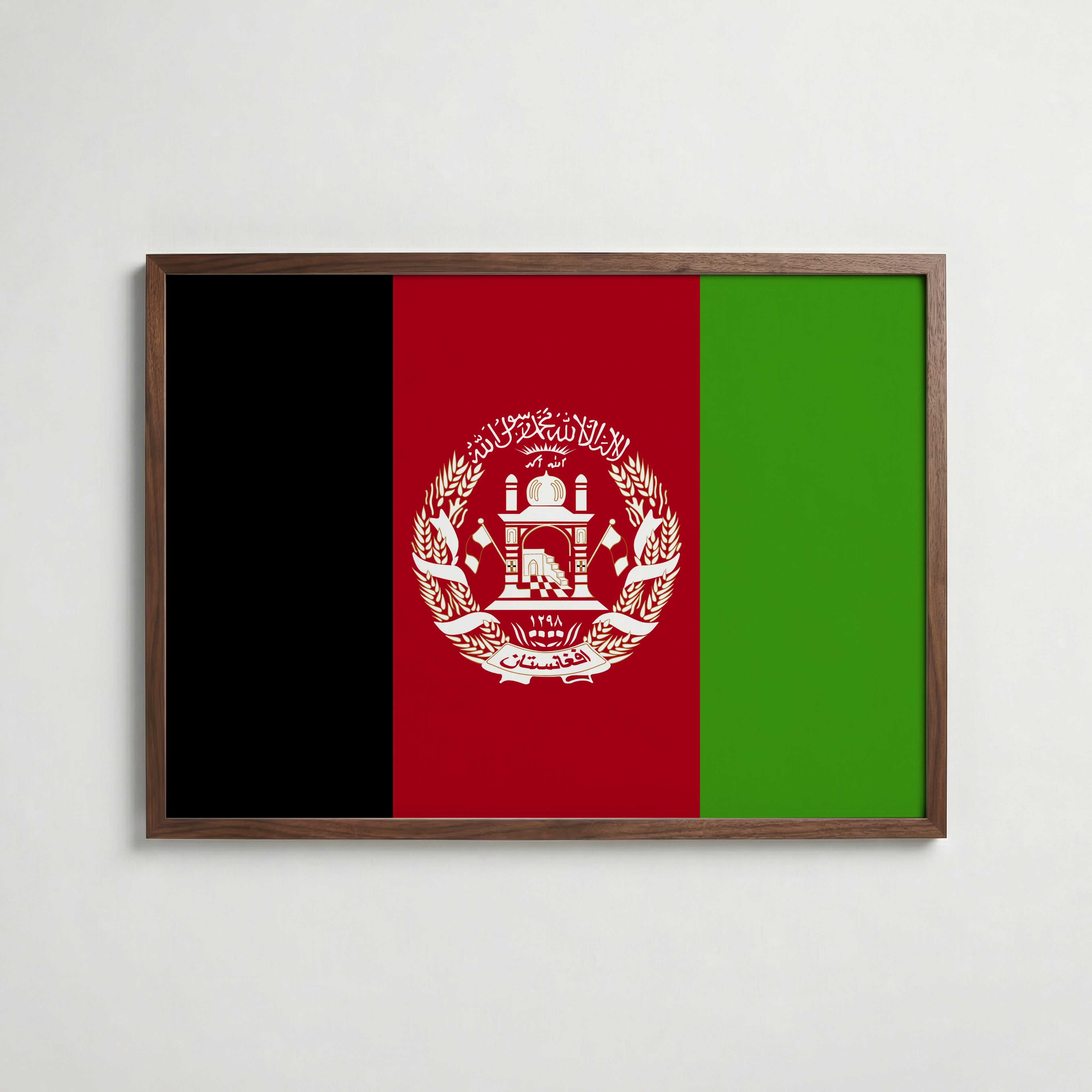 Afghanistan National Flag Poster i valnötsram – varm konstaffisch för hemmet från Bozetto