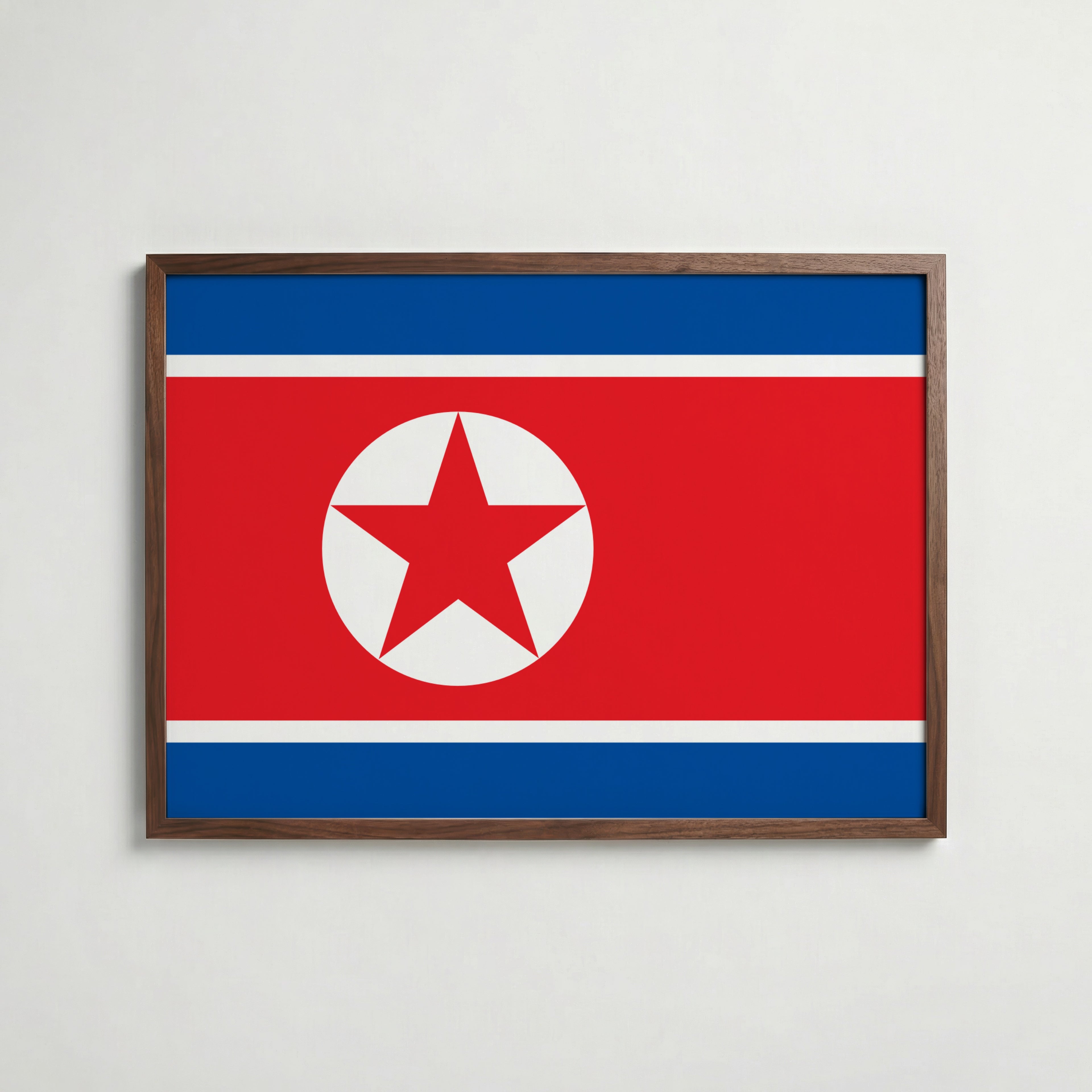 North Korea National Flag Poster i valnötsram – varm konstaffisch för hemmet från Bozetto