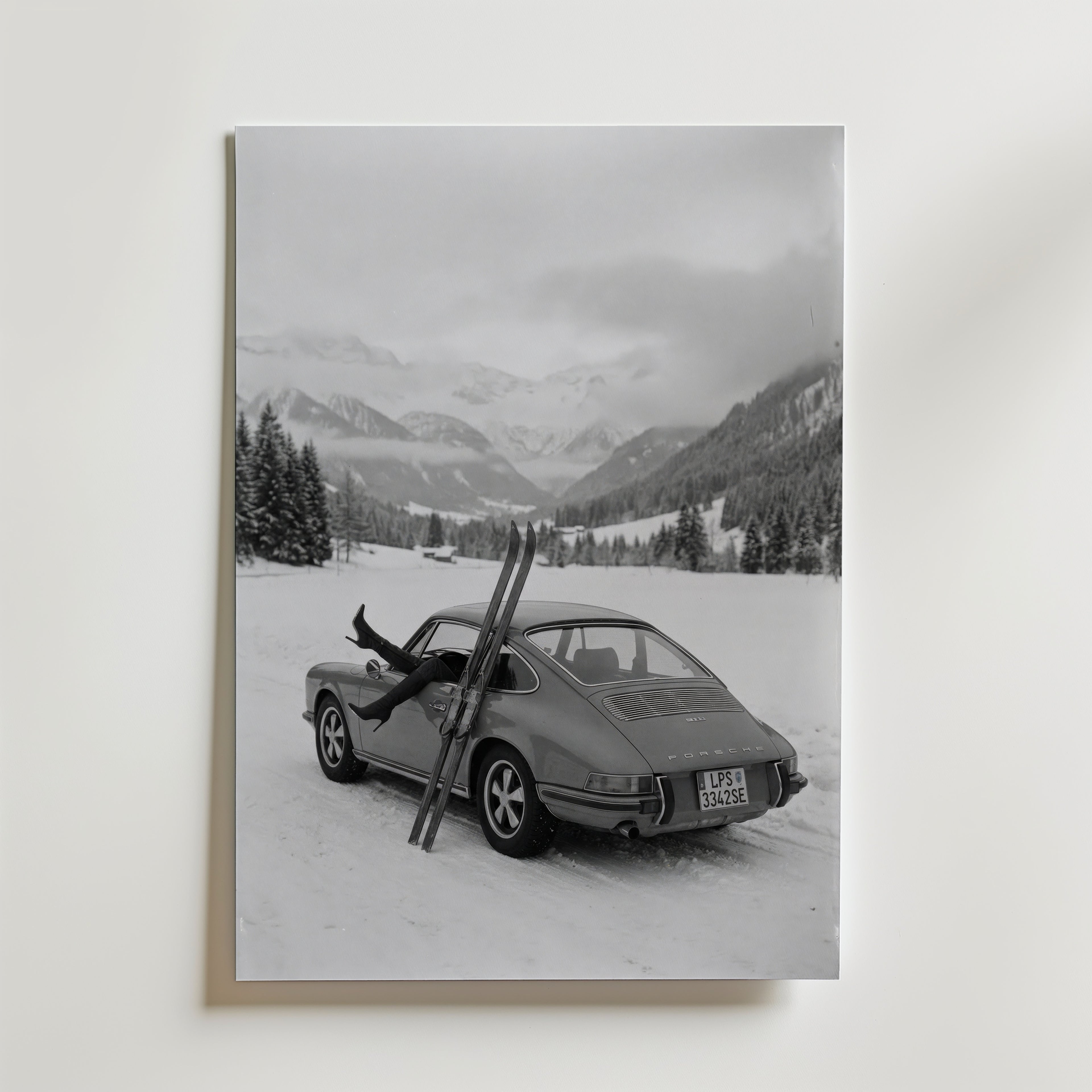 Alpine Escape Noir Poster – utan passepartout