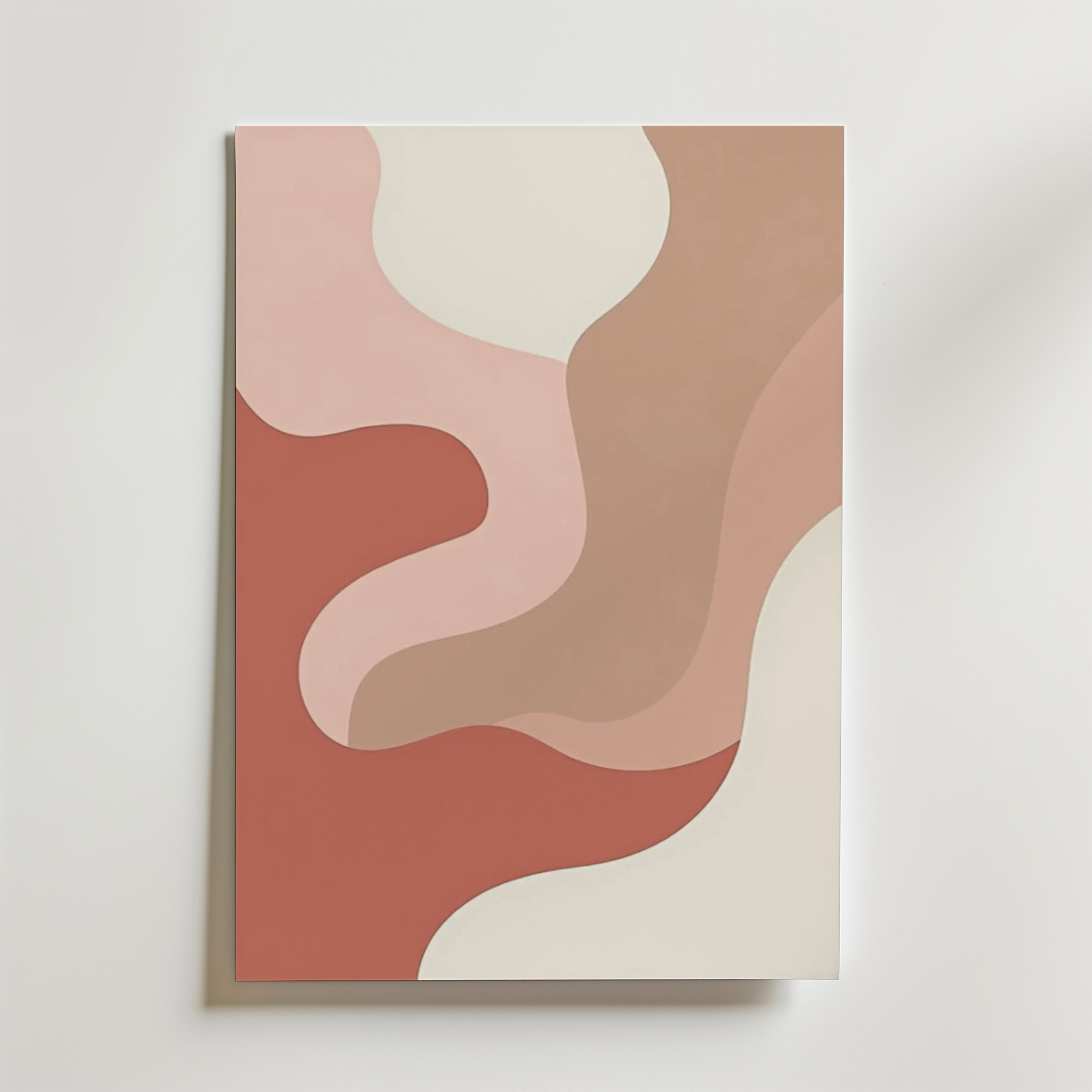 Poster Abstract Colorful Shapes No.2 från Bozetto har vågiga rosa, beige och krämfärgade former på vit botten för en mjuk, modern och minimalistisk look. Tryckt på premiumpapper för en högkvalitativ finish - perfekt för alla utrymmen.