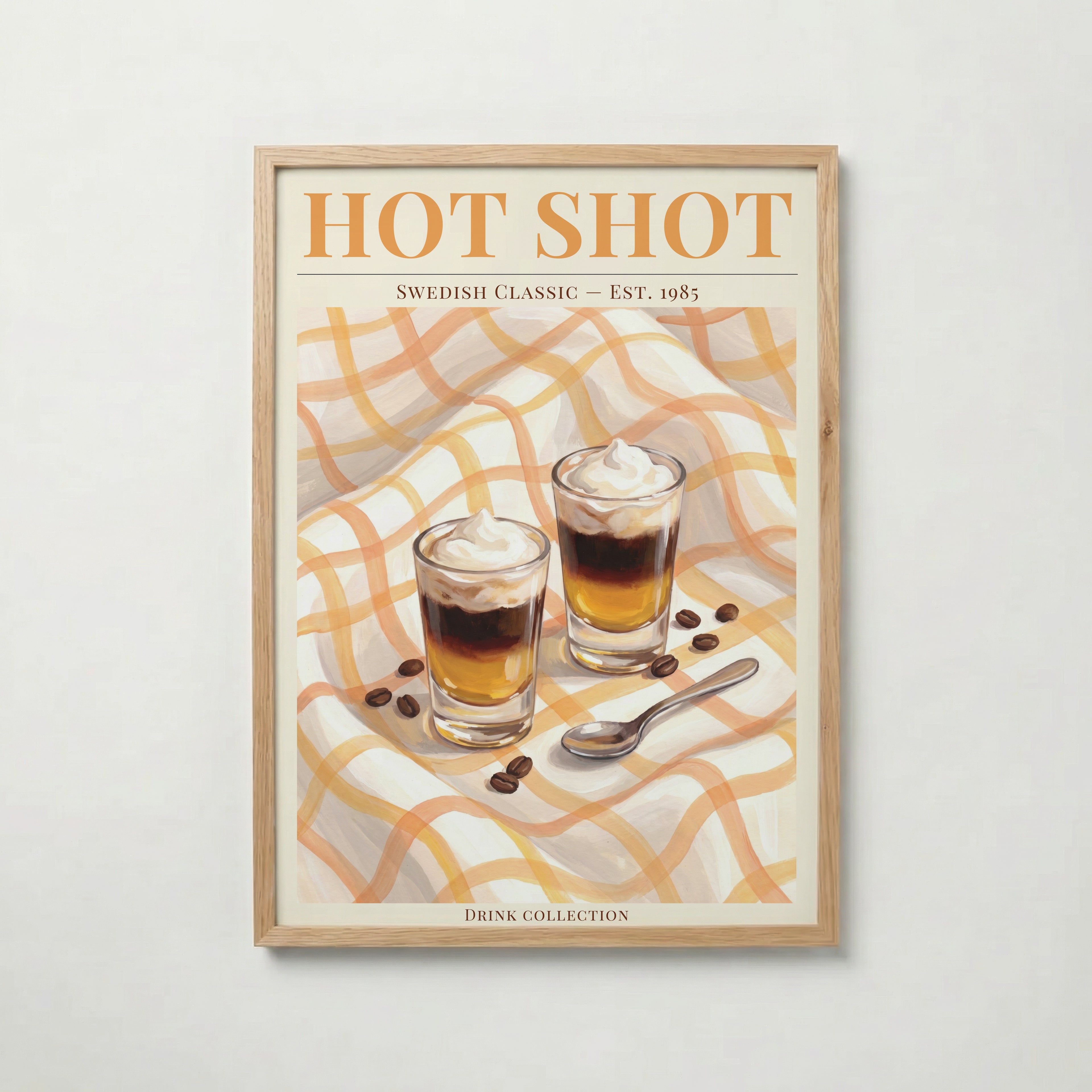 Two Hot Shots Please i ekram med ljust trä – köp enkelt hos Bozetto affisch i hög kvalitet