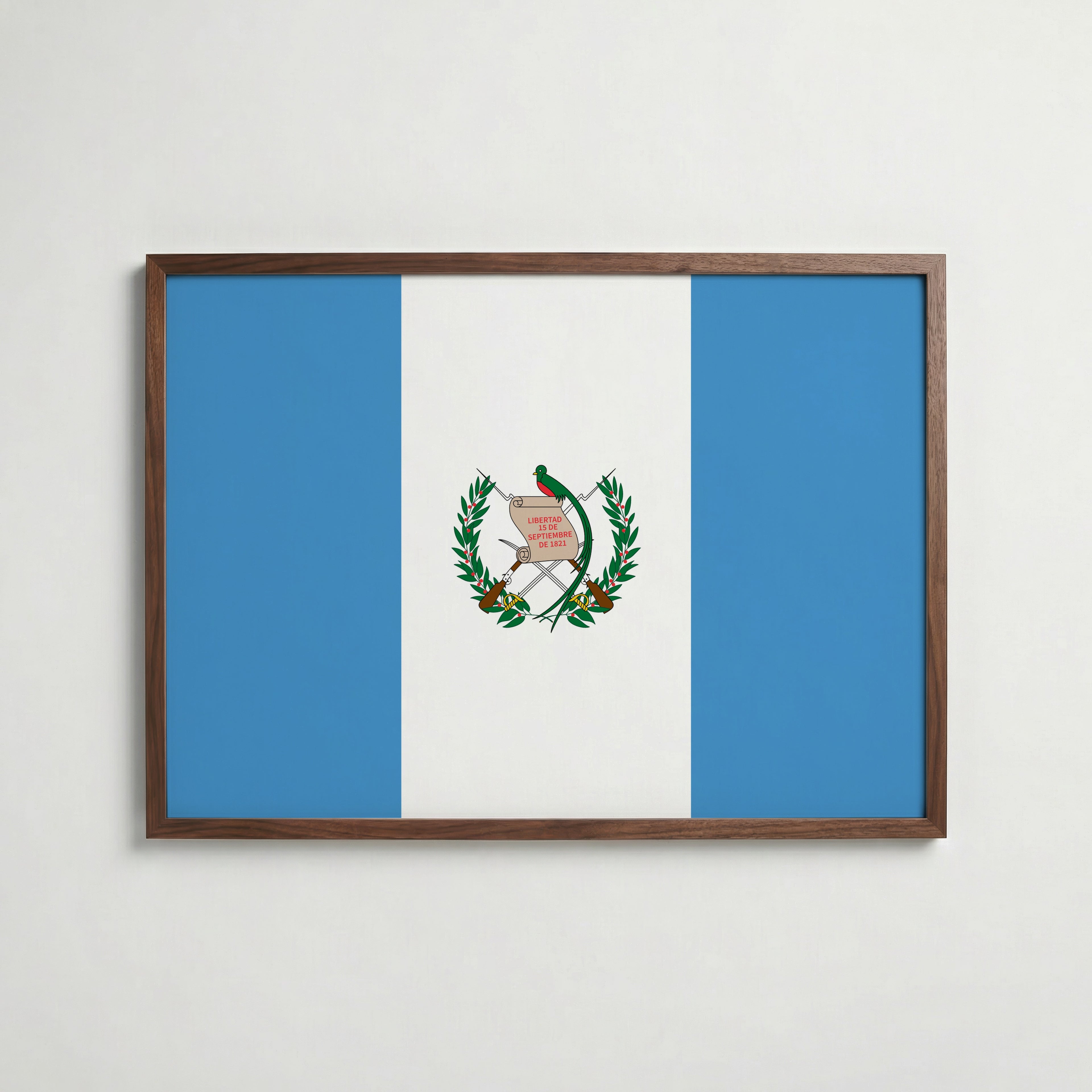 Guatemala National Flag Poster i valnötsram – varm konstaffisch för hemmet från Bozetto
