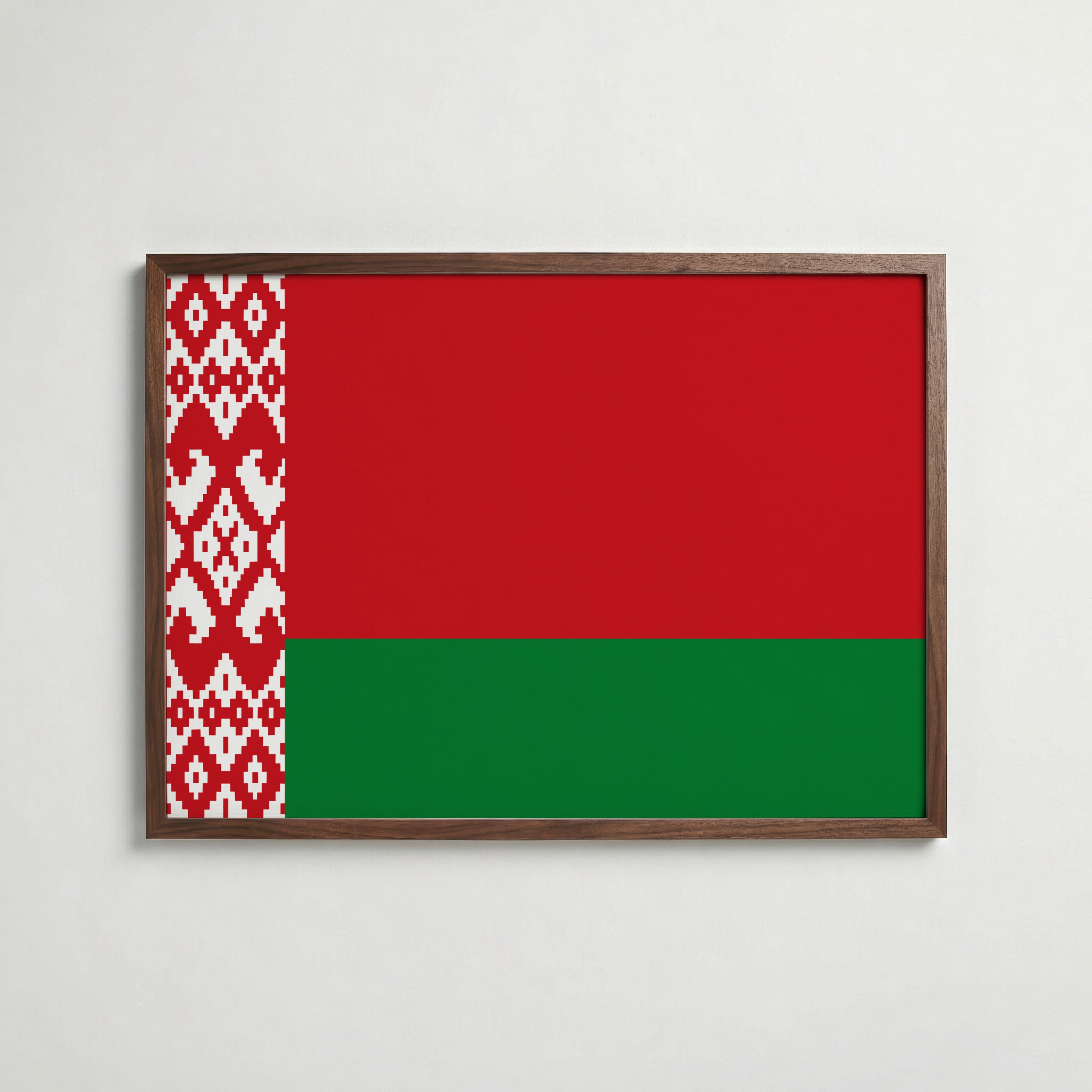 Belarus National Flag Poster i valnötsram – varm konstaffisch för hemmet från Bozetto