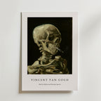 Van Gogh Skeleton With Burning Cigarette Poster – Upptäck den fängslande världen av konst med vår Van Gogh Skeleton With Burn