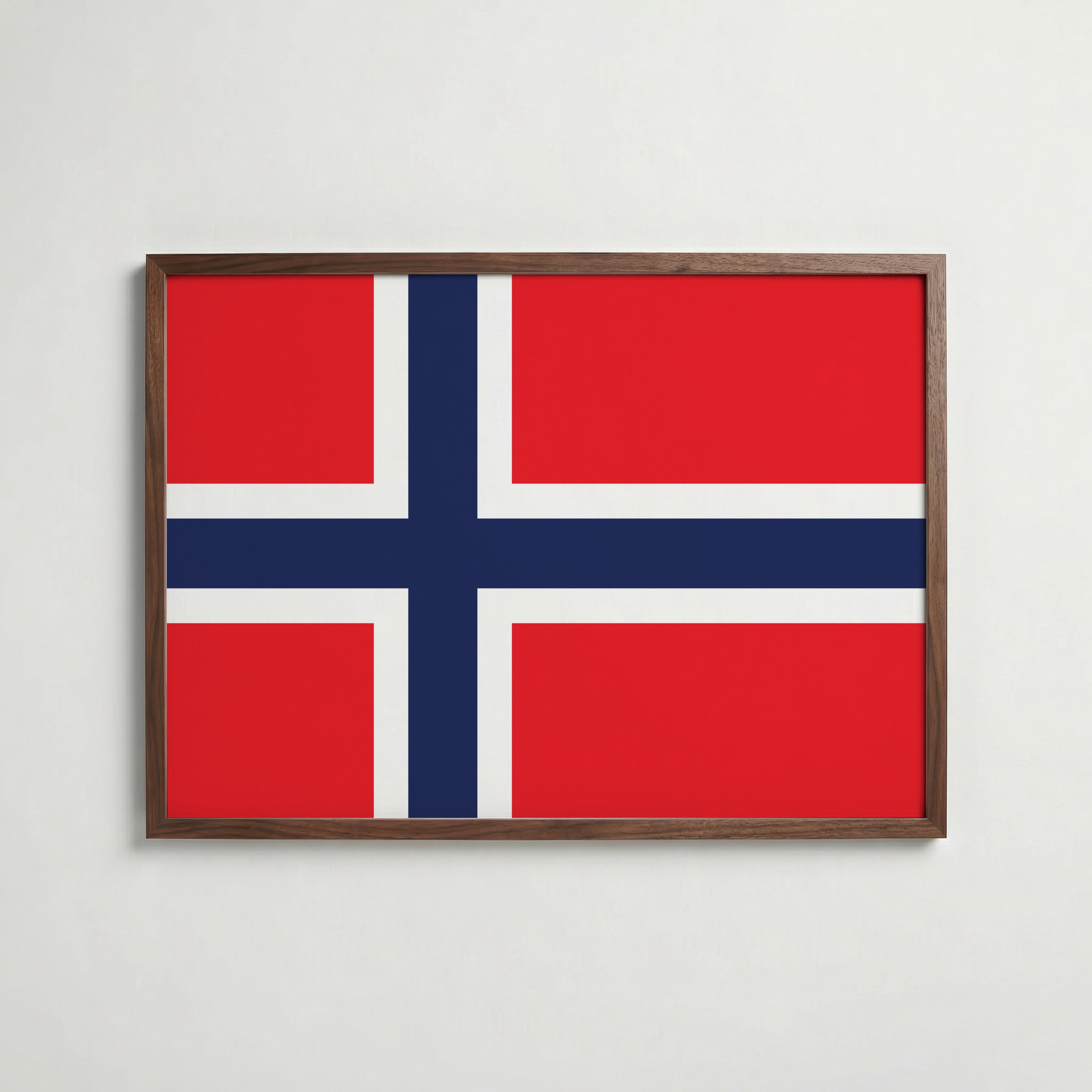 Norway National Flag Poster i valnötsram – varm konstaffisch för hemmet från Bozetto
