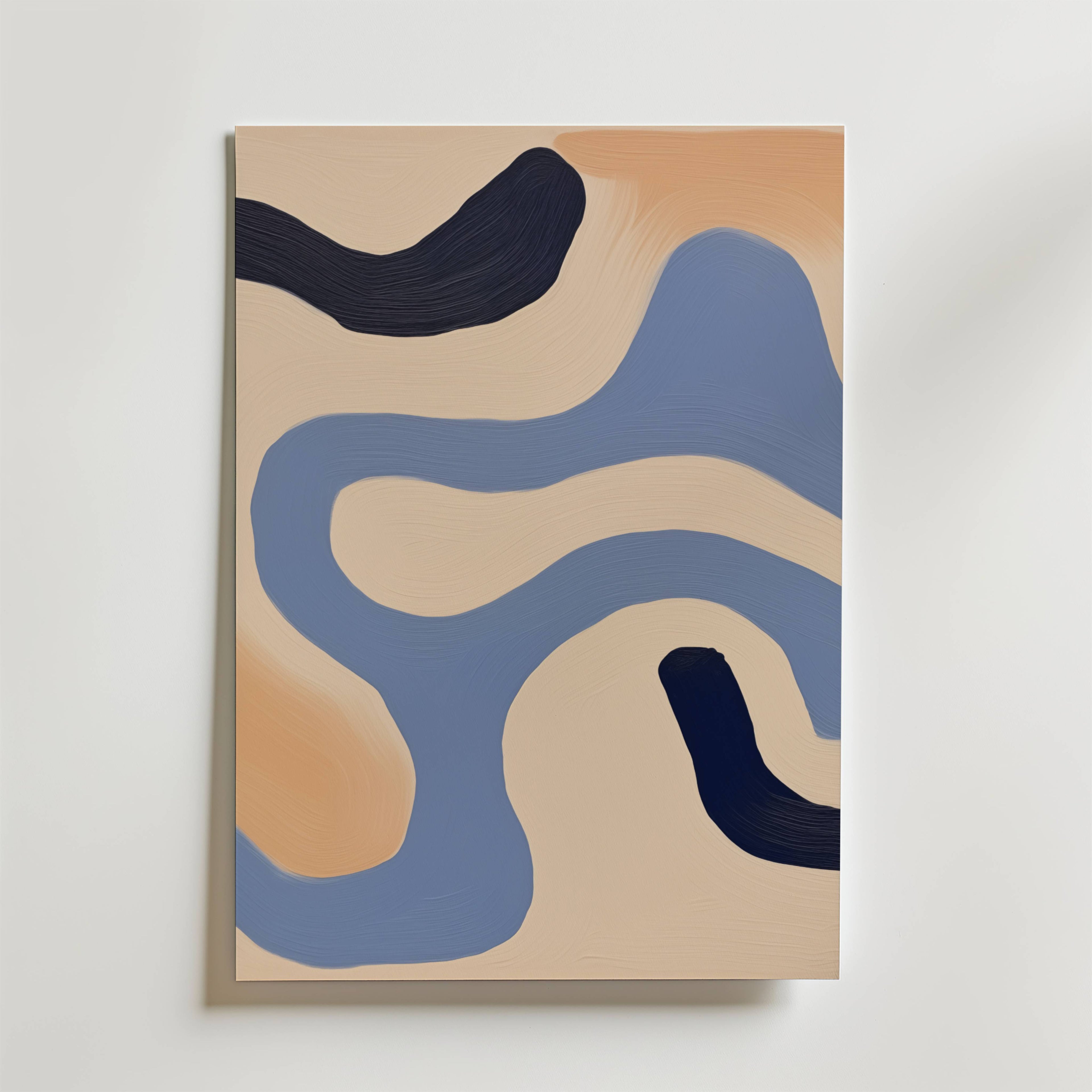 The Space Between Poster by Bozetto har minimalistiska vågiga blå och marinblå former på en beige och solbrun bakgrund, vilket skapar ett organiskt konstverk. Placerad på en vit vägg ger den en modern touch till alla rum.