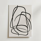 Bozetto's Fluid Lines Poster har djärva, svarta, kontinuerliga abstrakta linjer på en vit bakgrund, tryckt på premiumpapper för en raffinerad touch av konst och ser slående ut när den monteras på en ljus vägg.