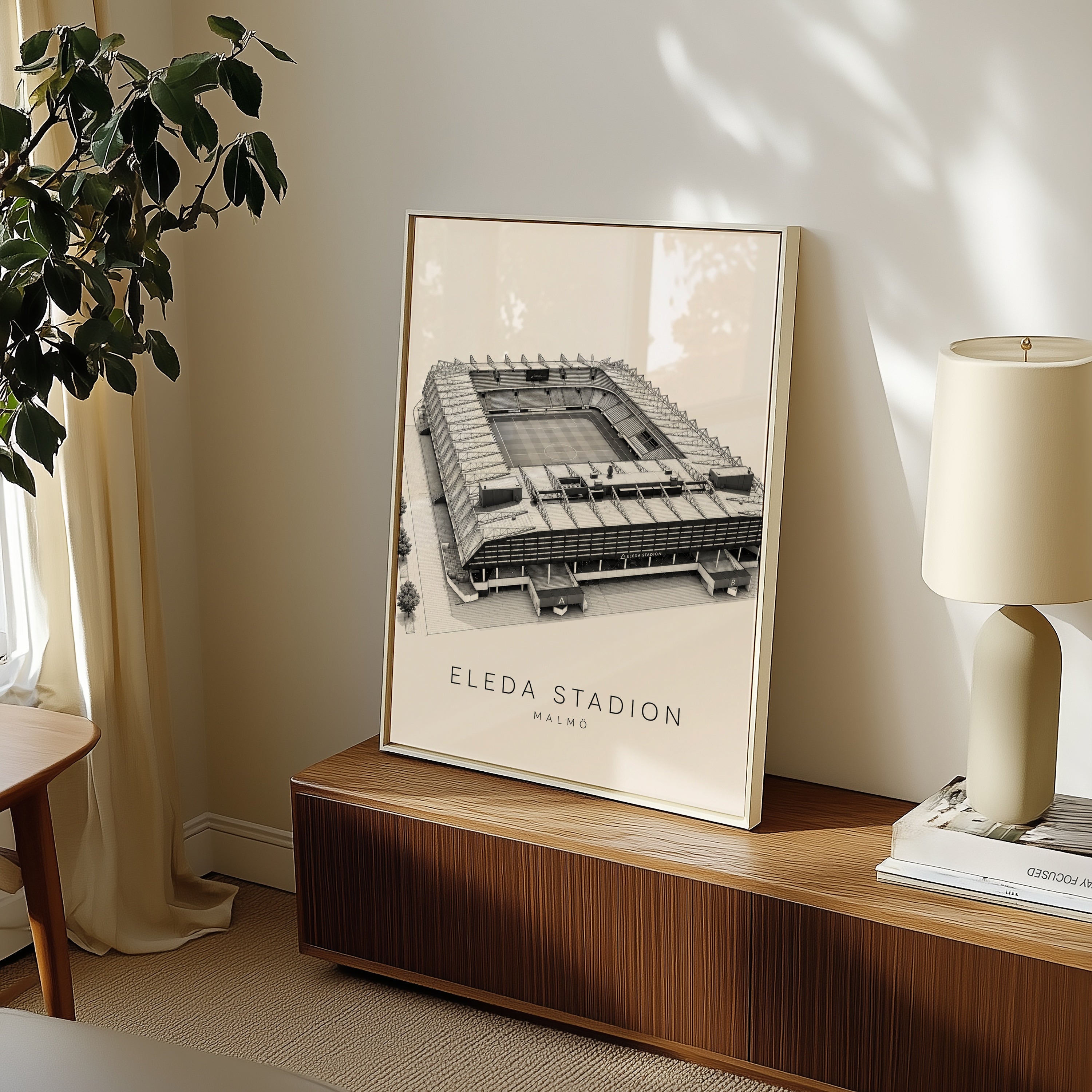 Eleda Stadion affisch i ljust minimalistiskt vardagsrum – köp enkelt hos Bozetto