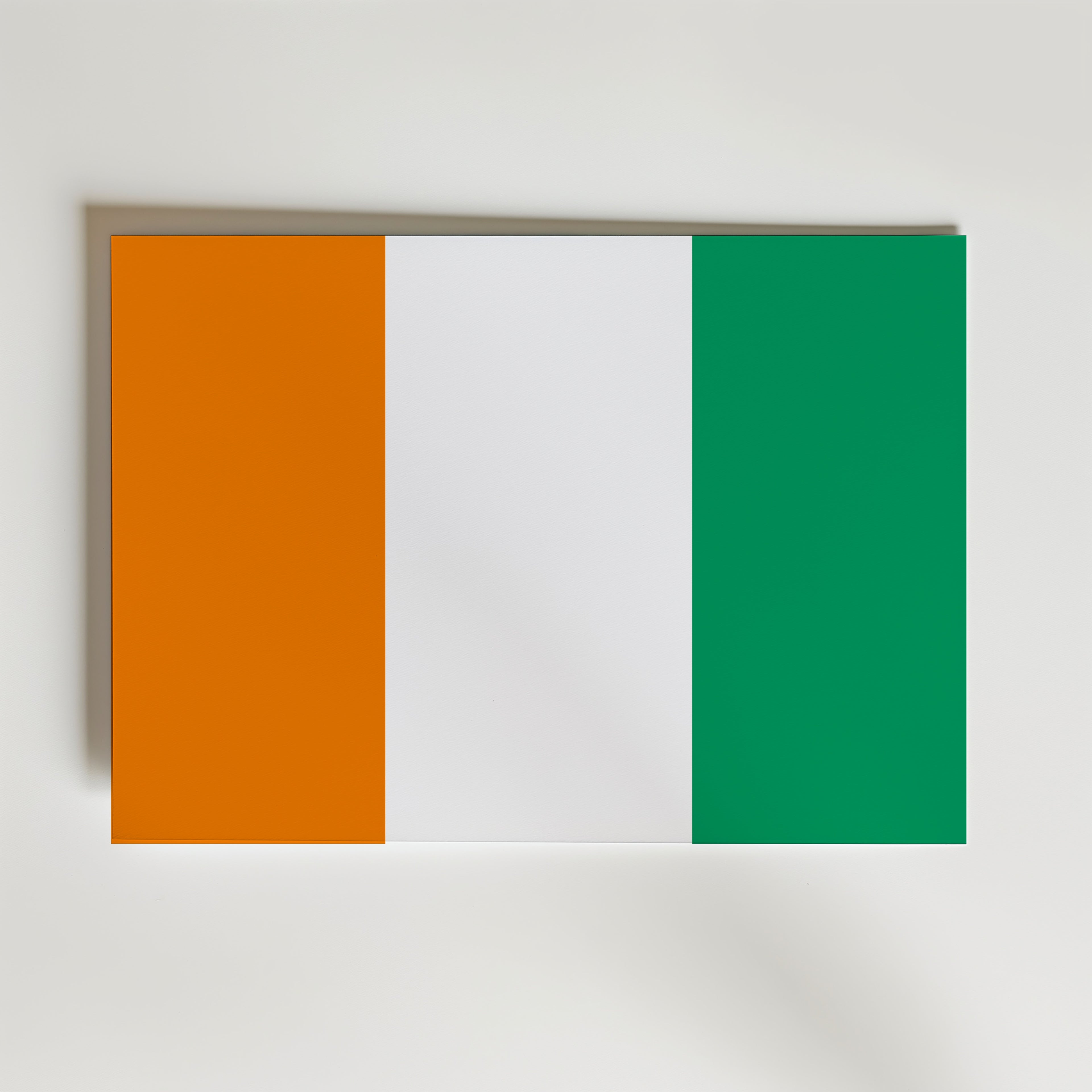 Ivory Coast National Flag Poster – modern konst och stilren konsttryck för hemmet hos Bozetto
