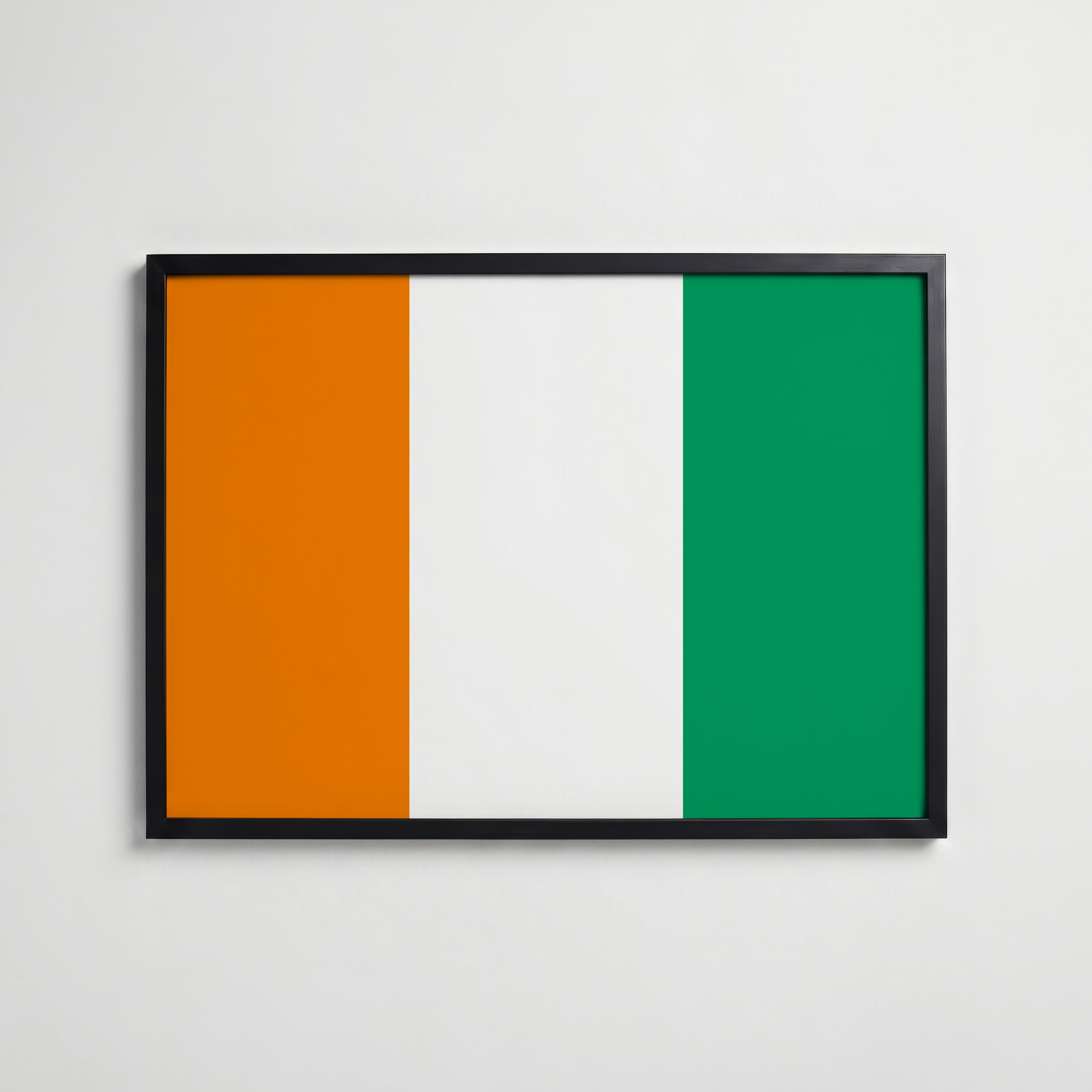 Ivory Coast National Flag Poster i svart ram – stilren konsttryck som väggdekor från Bozetto