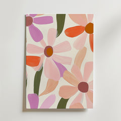 Bozetto Floral abstract daisy design Poster har ett modernt konstverk med stora, färgglada blommor i rosa, orange och lila med gröna blad på en ljus bakgrund - perfekt för att ge en levande touch till alla utrymmen.