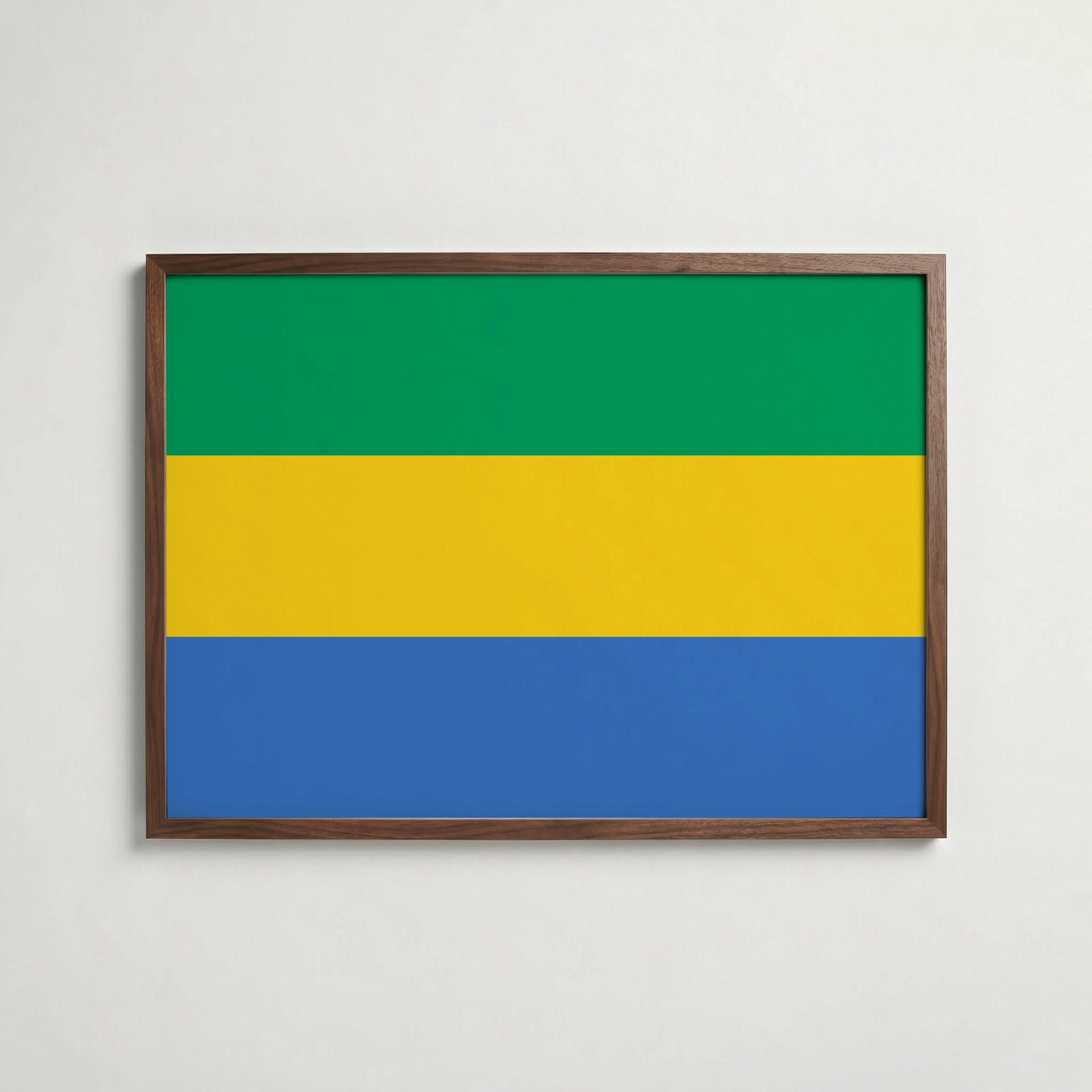 Gabon National Flag Poster i valnötsram – varm konstaffisch för hemmet från Bozetto