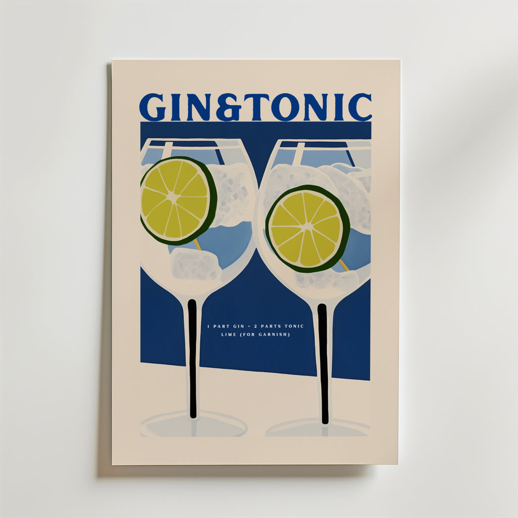Bozetto Gin & Tonic Cocktail Poster har två glas med is och lime, receptdetaljer och en blå och krämfärgad palett, vackert tryckt på FSC-certifierat premiumpapper.