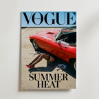 Vogue Summer Heat Poster – En ikonisk och självsäker poster som kombinerar vintage bilkultur med modern