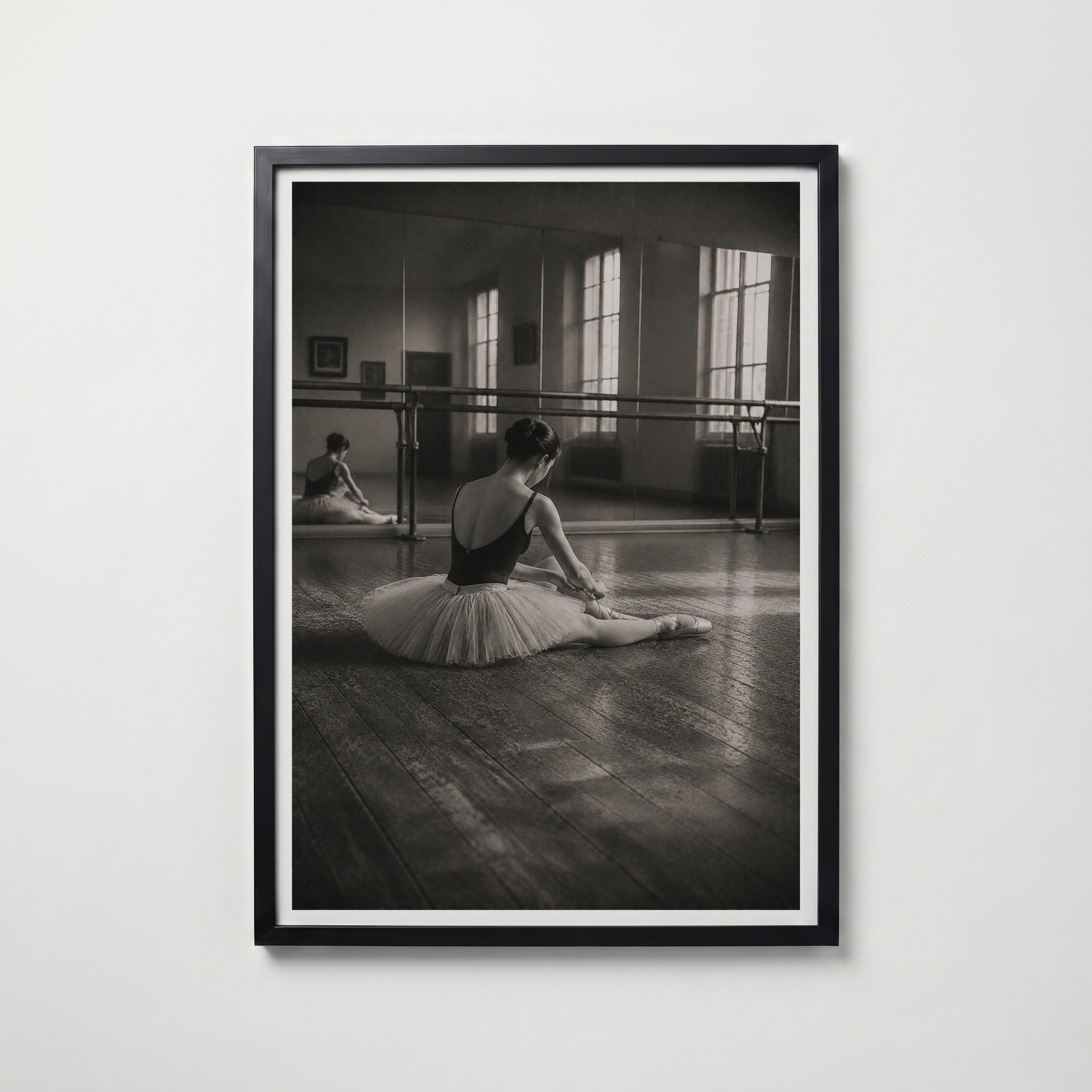 Ballerina at the Mirror affisch i modern svart ram – stark kontrast och stil, Bozetto