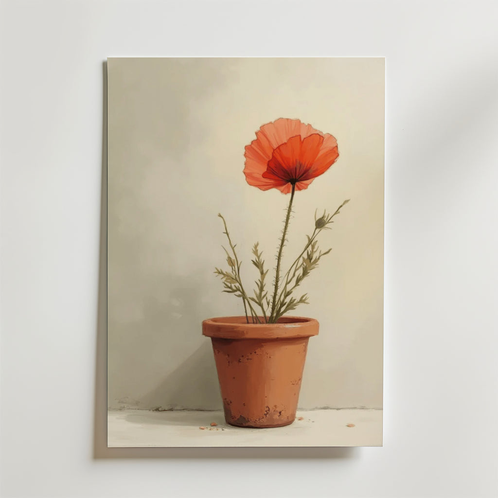 Postern Potted Ped Poppy Flower från Bozetto föreställer en röd vallmo i en terrakottakruka mot en ljus bakgrund, avbildad i en minimalistisk stil och tryckt på FSC-certifierat premiumpapper.