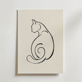 Feline Curl Poster – minimal linjekonst av sittande katt i spiral