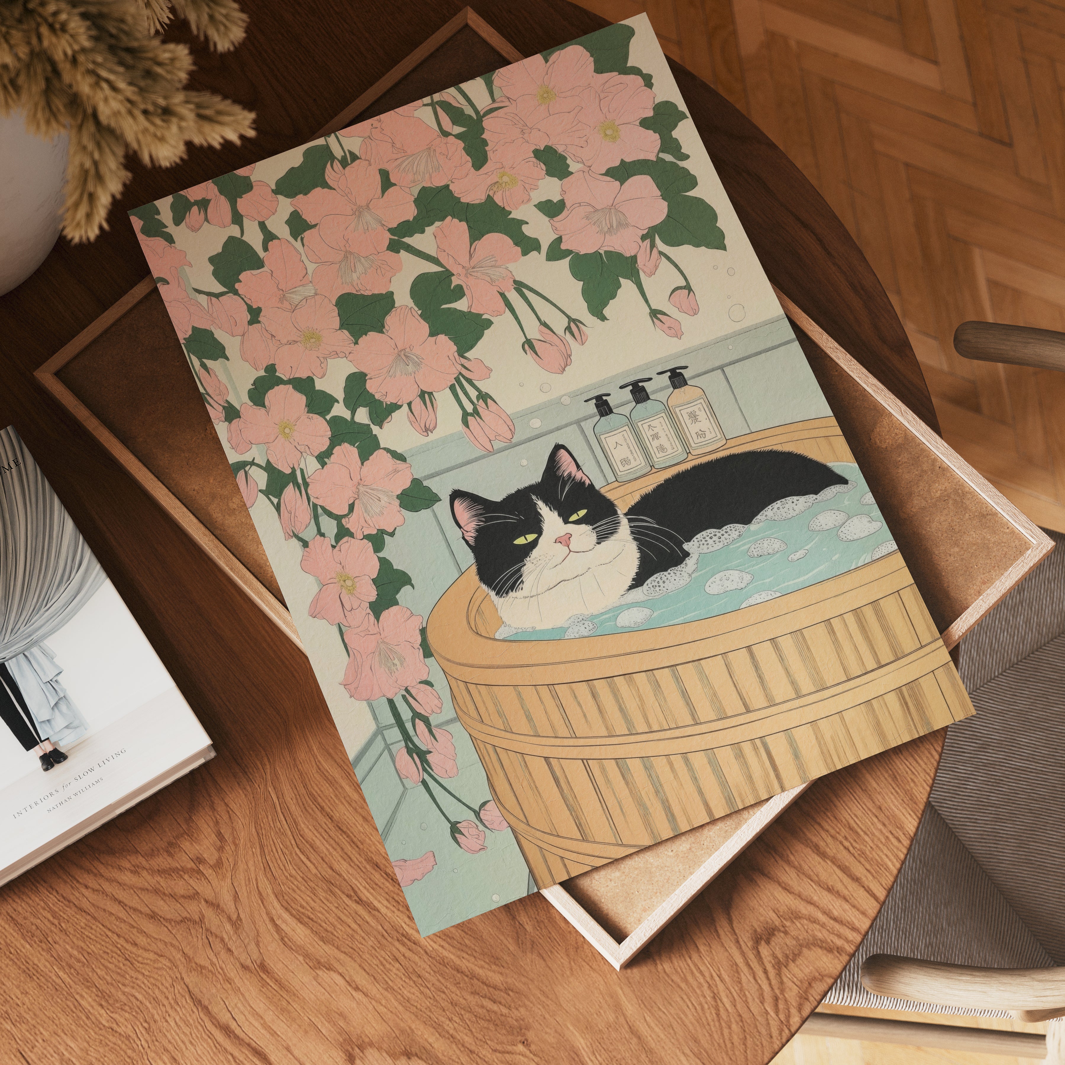 Zen Cat Bath i väggmockup – konsttryck presenterat i verklig miljö av Bozetto i hög tryckkvalitet