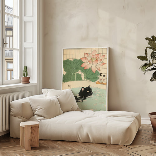 Black Cat In Lotus Bath poster visualiserad på vägg – från Bozetto i hög kvalitet
