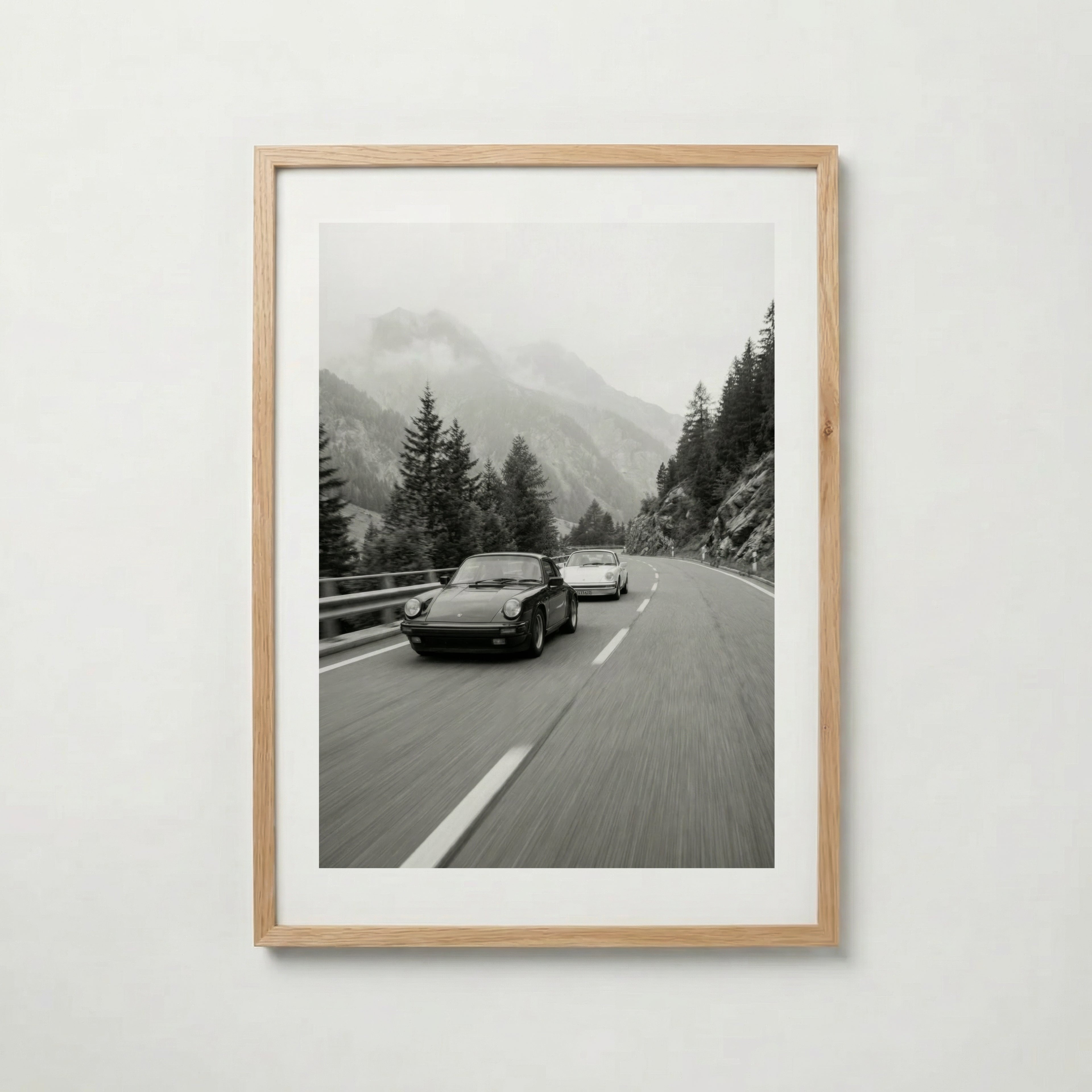 Alpine Drive Society – affisch med snyggt motiv, köp enkelt hos Bozetto i flera storlekar