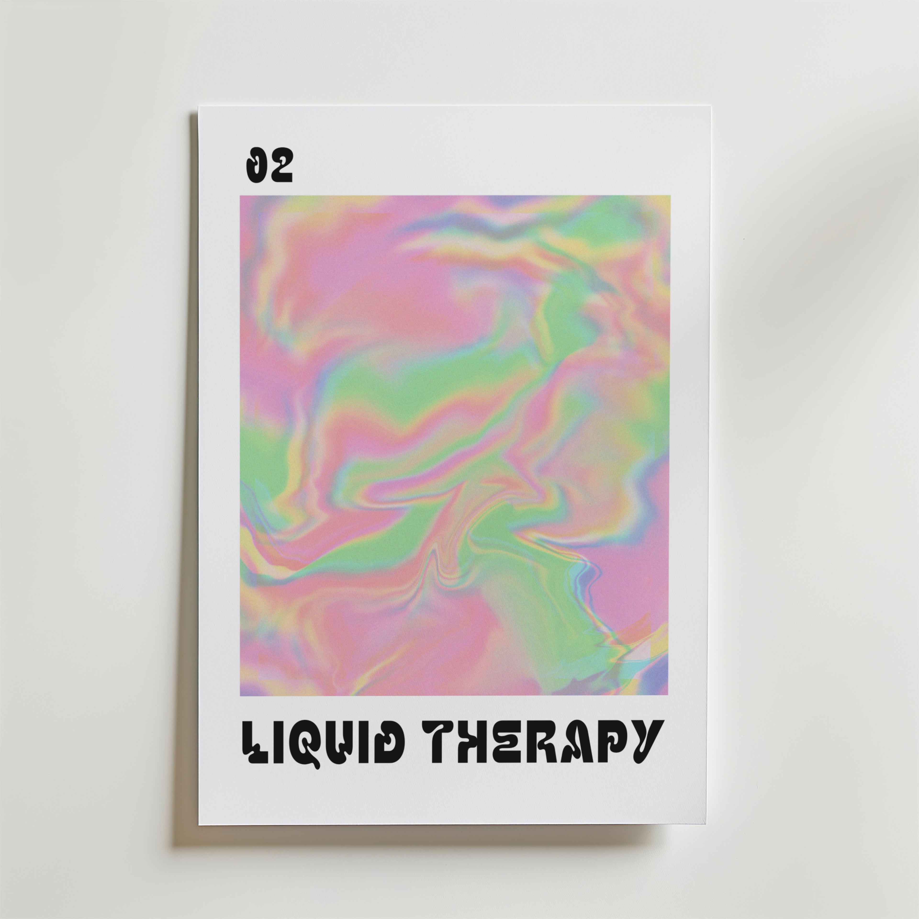 Bozettos Liquid Therapy Pastel Swirl Poster har en marmorliknande abstrakt design i mjuka skimrande toner, med "02" längst upp till vänster och "LIQUID THERAPY" i fet svart längst ner - perfekt för moderna interiörer.