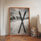 Crossed Skis Poster – i rum 2