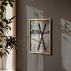 Crossed Skis Poster – i rum 4