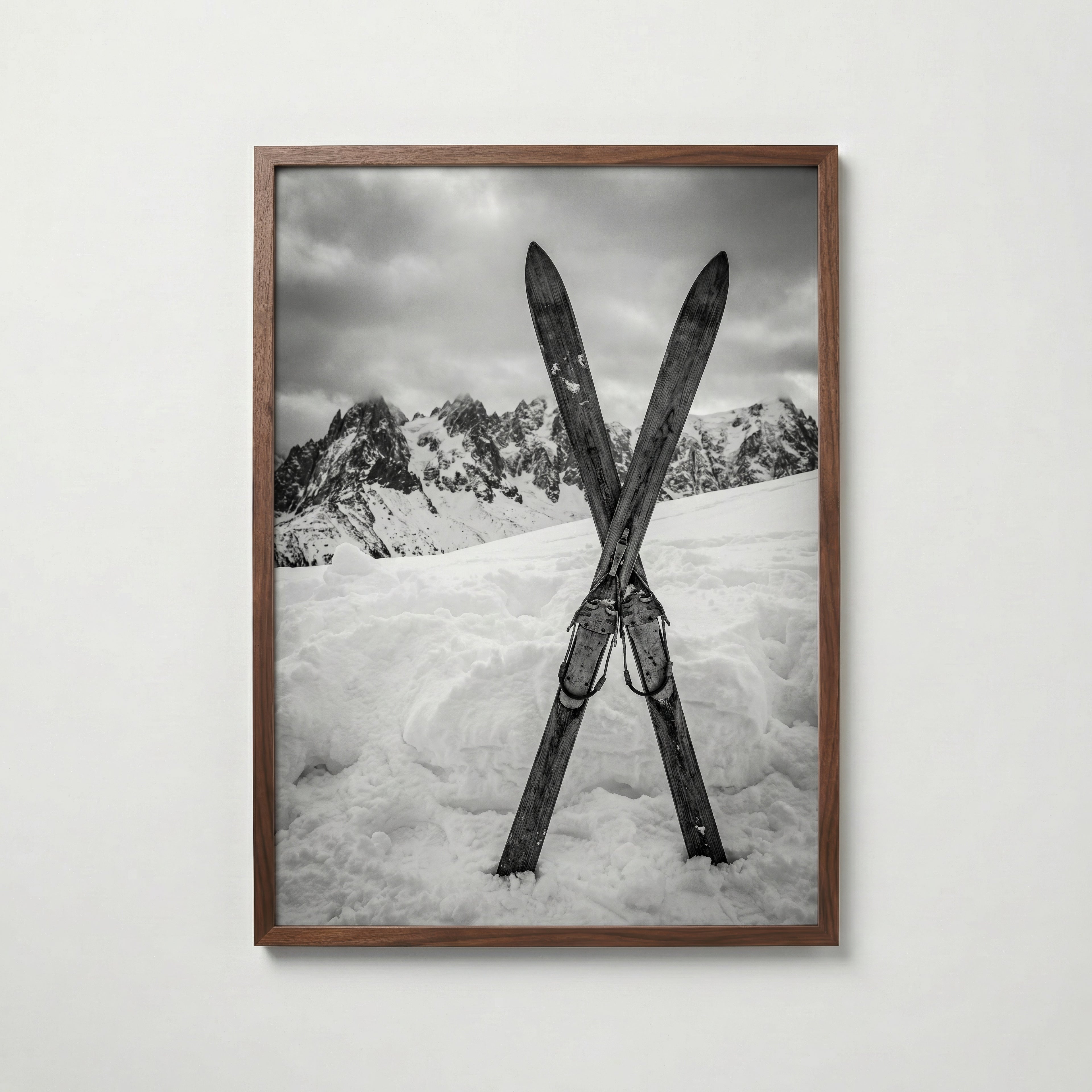 Crossed Skis Poster – valnötsram