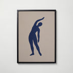 Blue Figure II Poster – svart ram