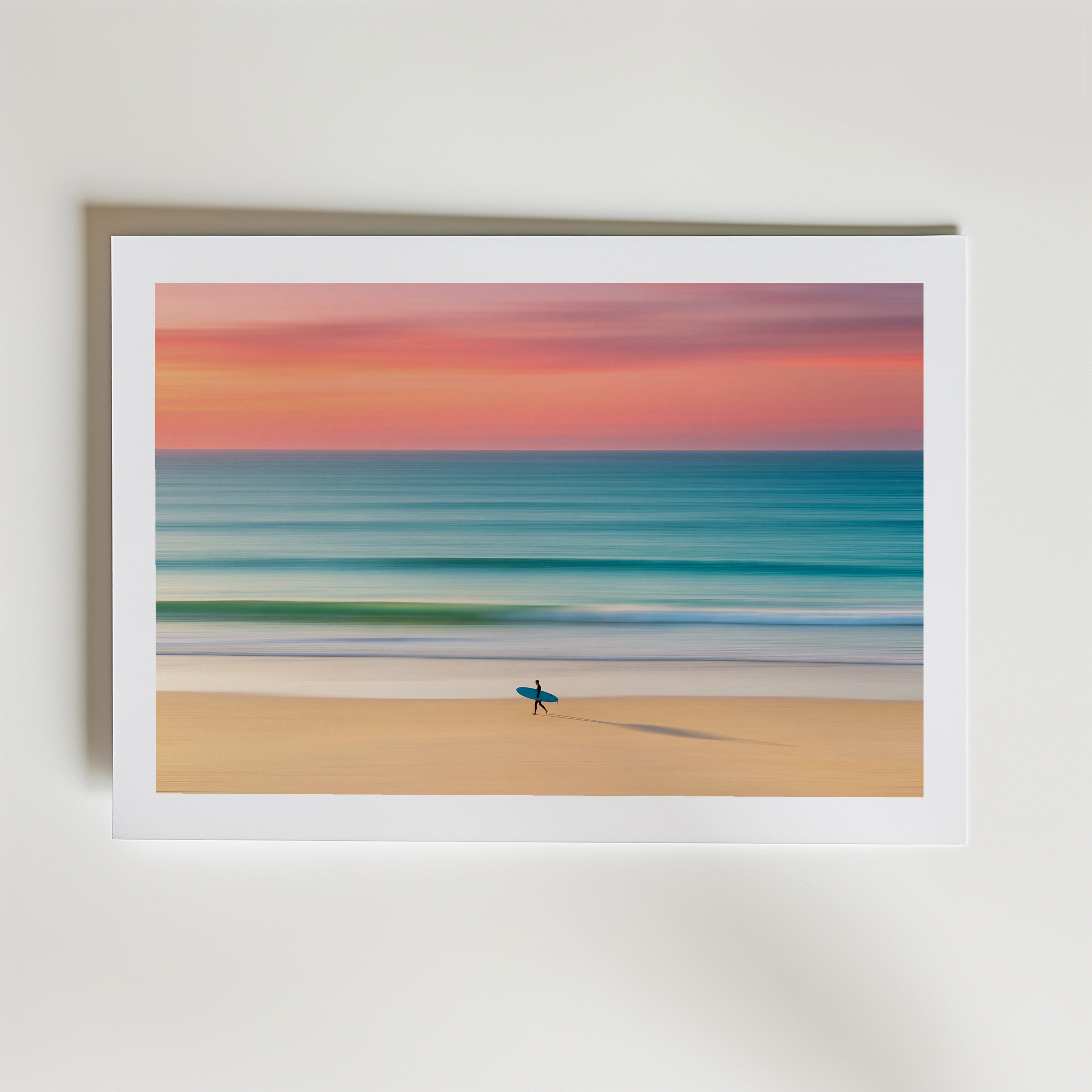 Sunrise Surfer Poster – med passepartout
