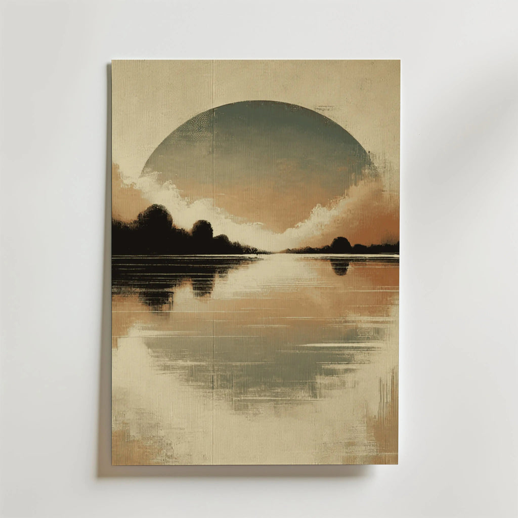 Bozetto Ethereal Horizon Poster visar en stor sol eller måne ovanför en lugn sjö, träd i silhuett vid horisonten och mjuka moln som reflekteras i vattnet, allt tryckt på premiumpapper med en elegant matt yta.